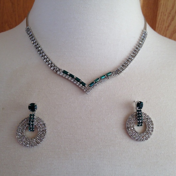 Jewelry - GANTOS Necklace/Earrings - Green Stones/Rhinestone